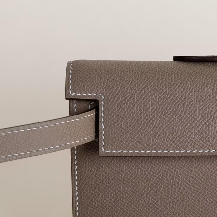 Kelly cut Epsom CK18 Etoupe PHW