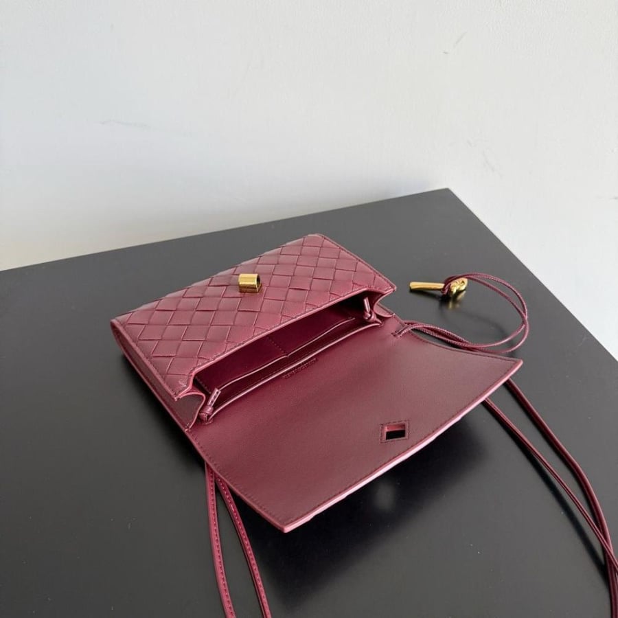Andiamo Pouch on Strap