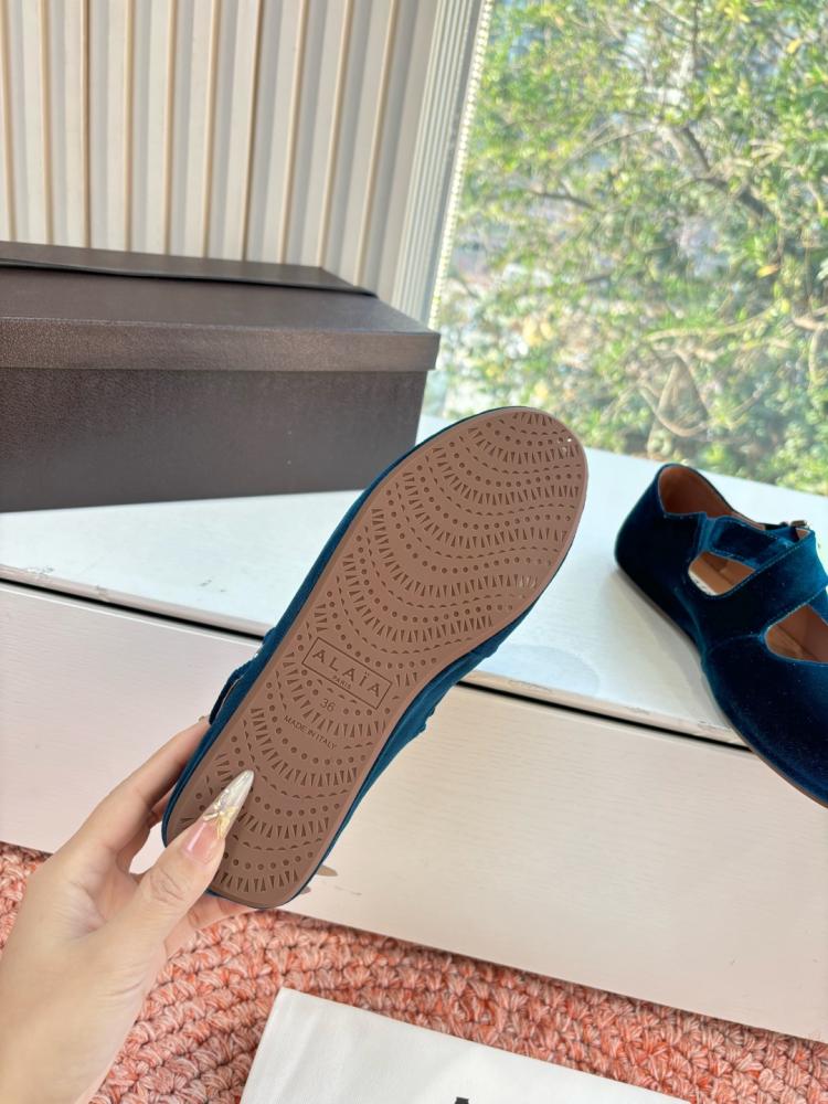 ALAIA Velvet Closed-Toe Sandals Ballet Flats
