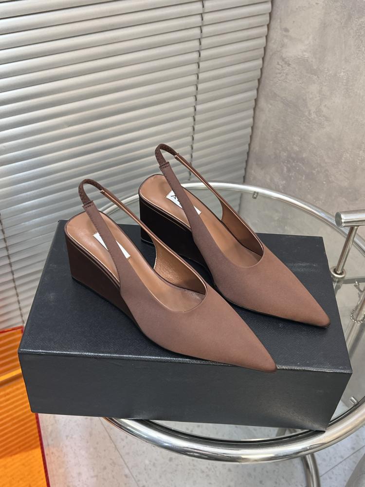 ALAÏA Block Heel Sandals