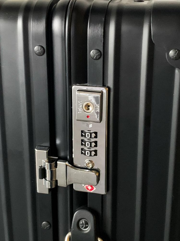 Rimowa Classic Cabin