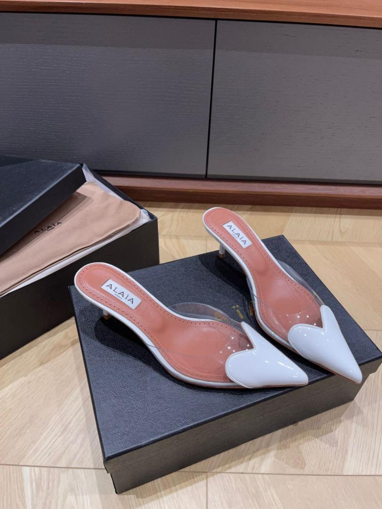 LE CŒUR SLINGBACKS IN PATENT LAMBSKIN