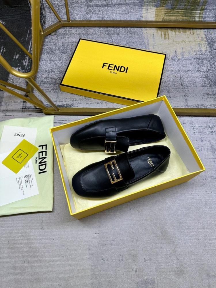 Baguette Black leather loafer
