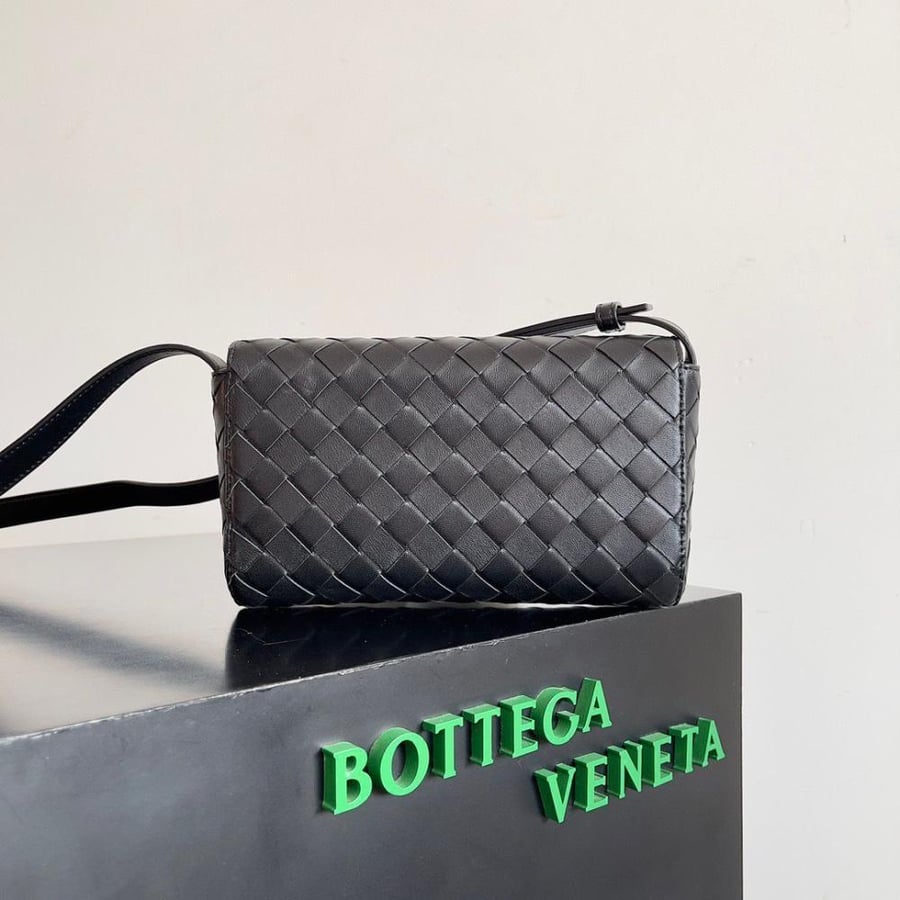Andiamo Crossbody Bag