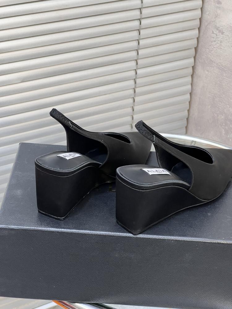 ALAÏA Block Heel Sandals