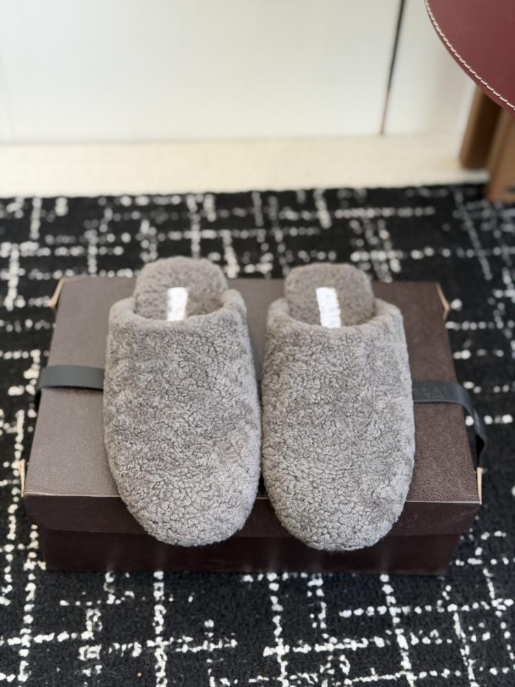 ALAÏA slippers