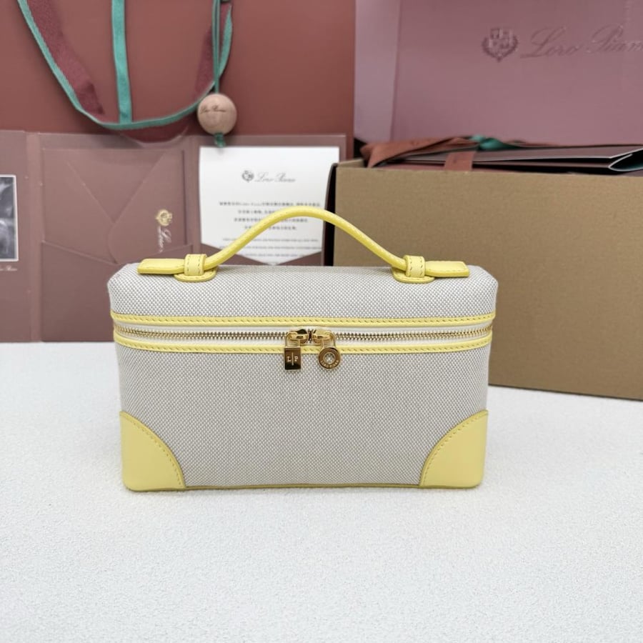 Extra Pocket L19 clutch bag