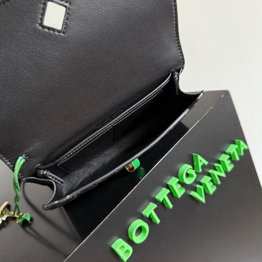 Andiamo Pouch on Strap
