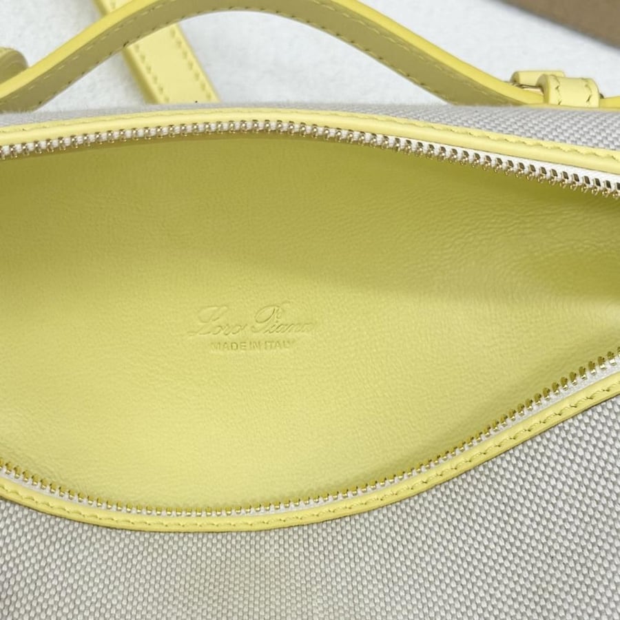 Extra Pocket L19 clutch bag