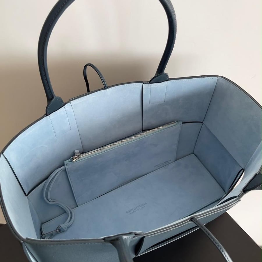 Medium Arco Tote