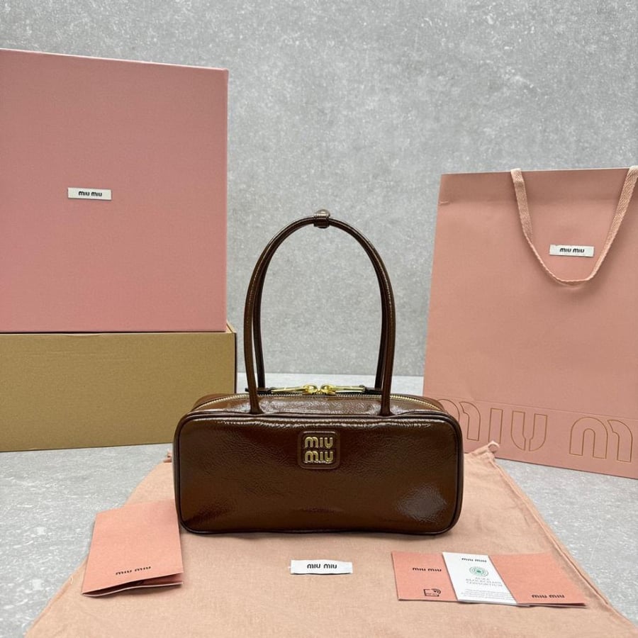 Beau naplak patent leather bag