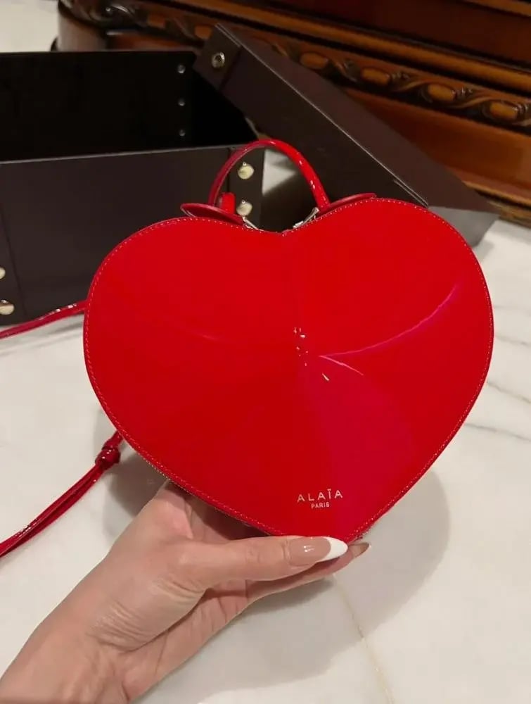 LE CŒUR SMALL BAG IN PATENT CALFSKIN