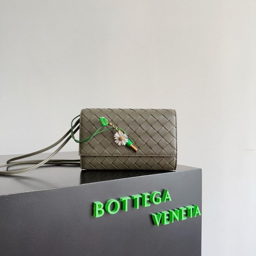 Andiamo Pouch on Strap