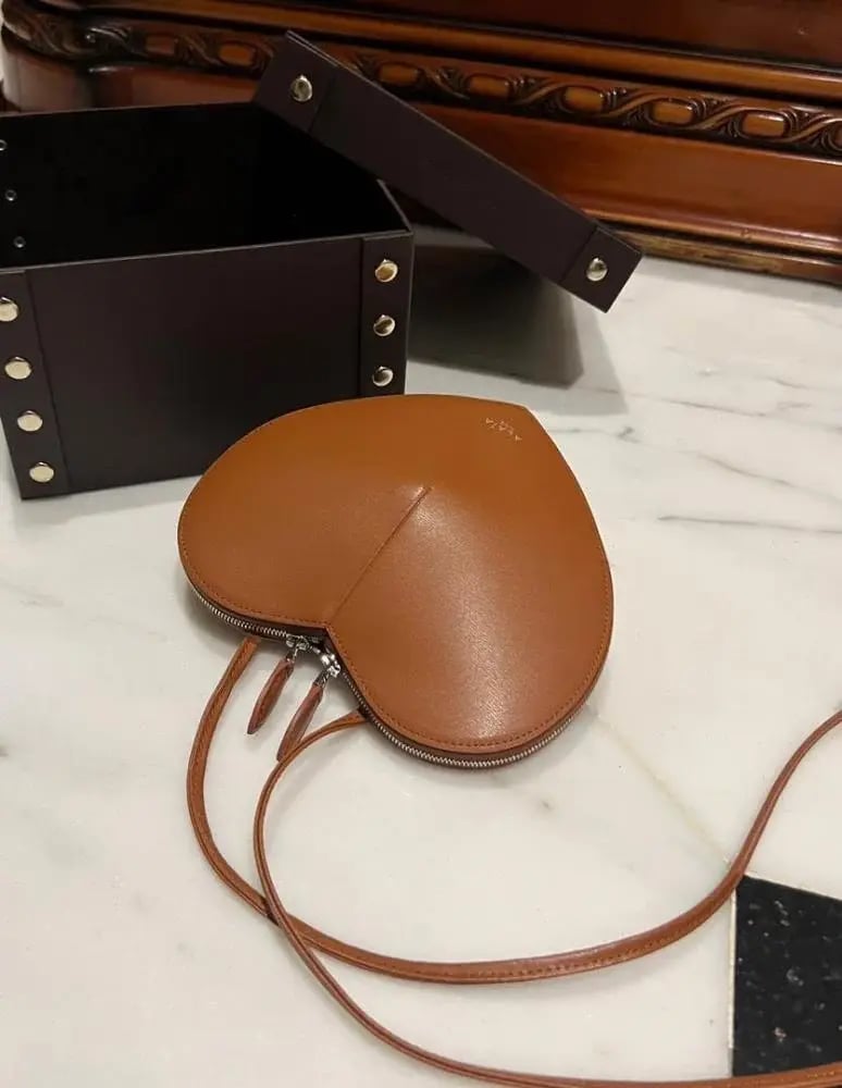 LE CŒUR SMALL BAG IN CALFSKIN