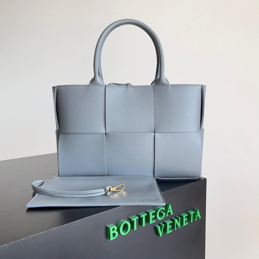 Medium Arco Tote