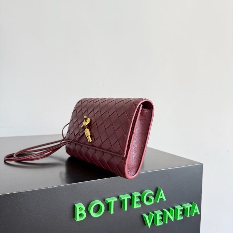 Andiamo Pouch on Strap