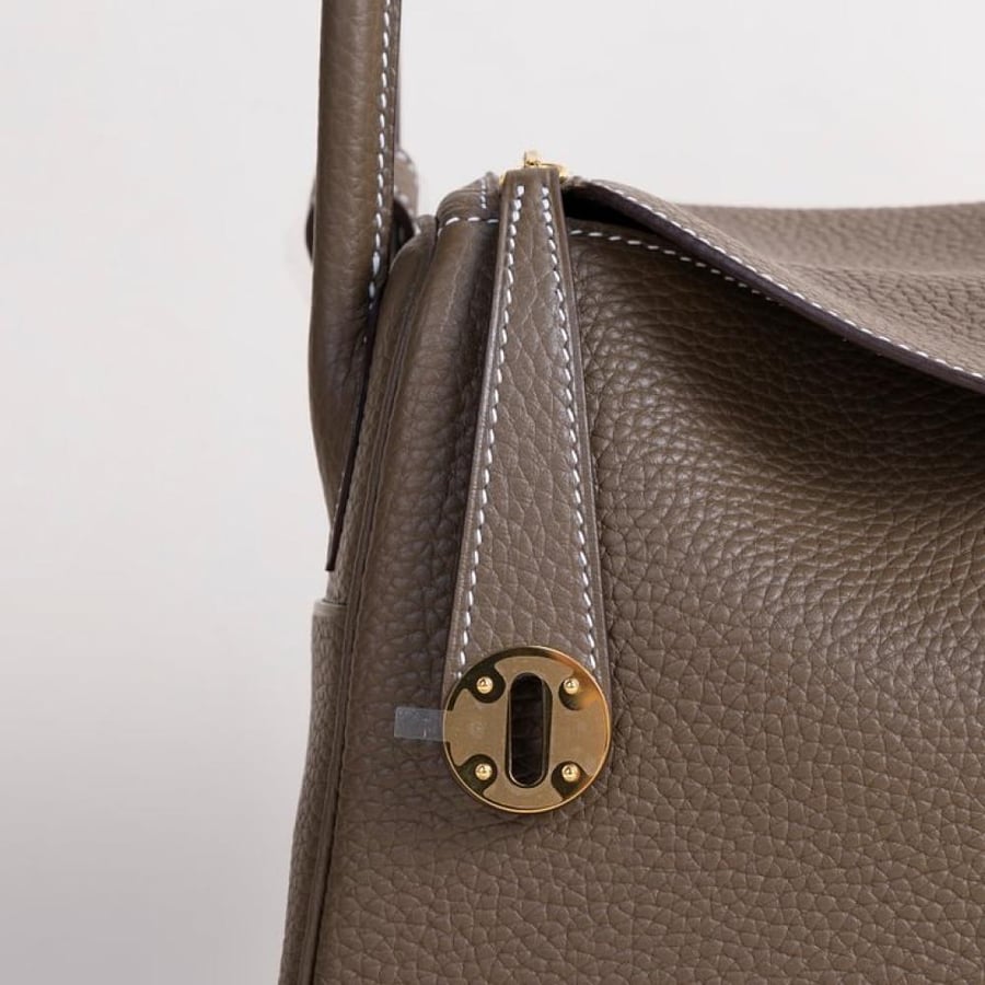 Lindy 26cm Clemence leather Etoupe