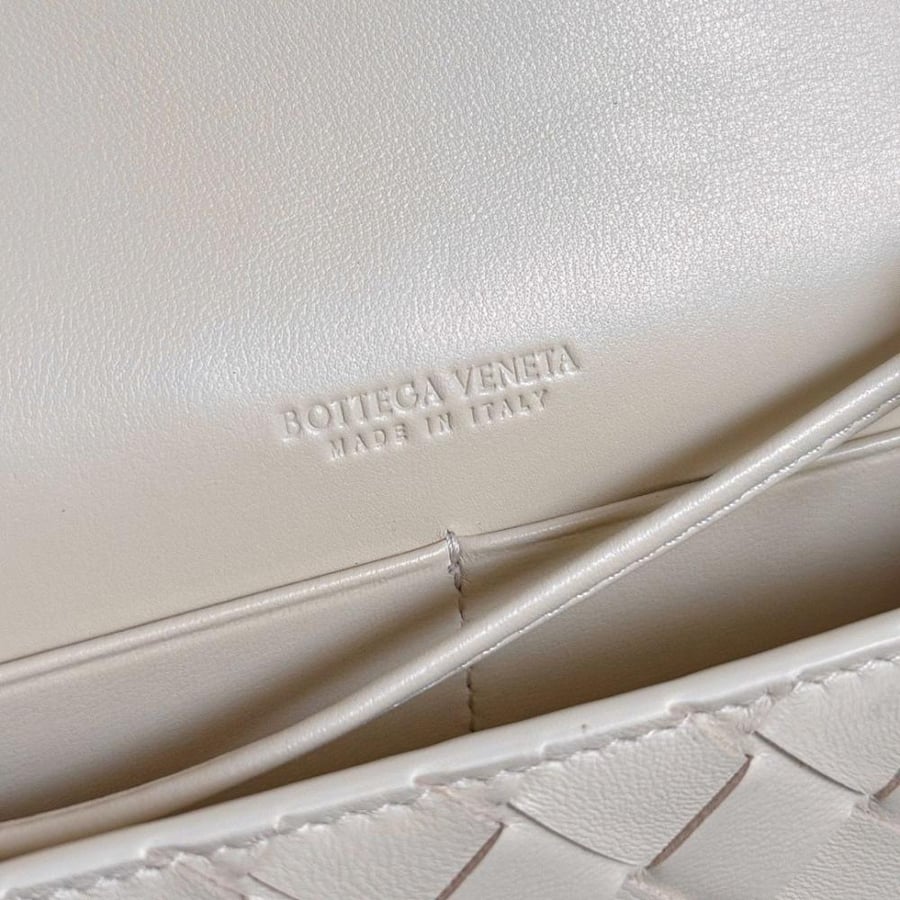 Andiamo Pouch on Strap