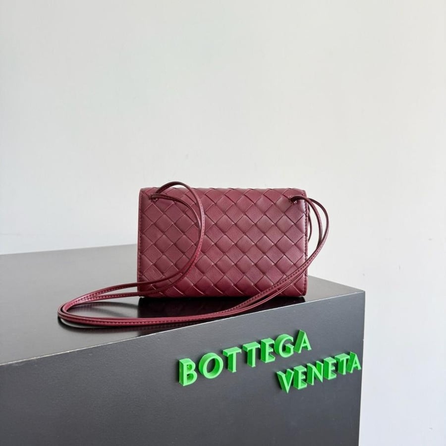 Andiamo Pouch on Strap