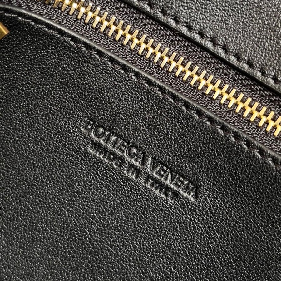 Andiamo Crossbody Bag