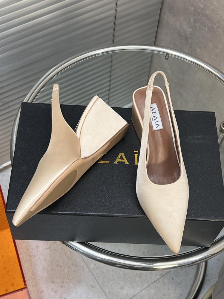 ALAÏA Block Heel Sandals