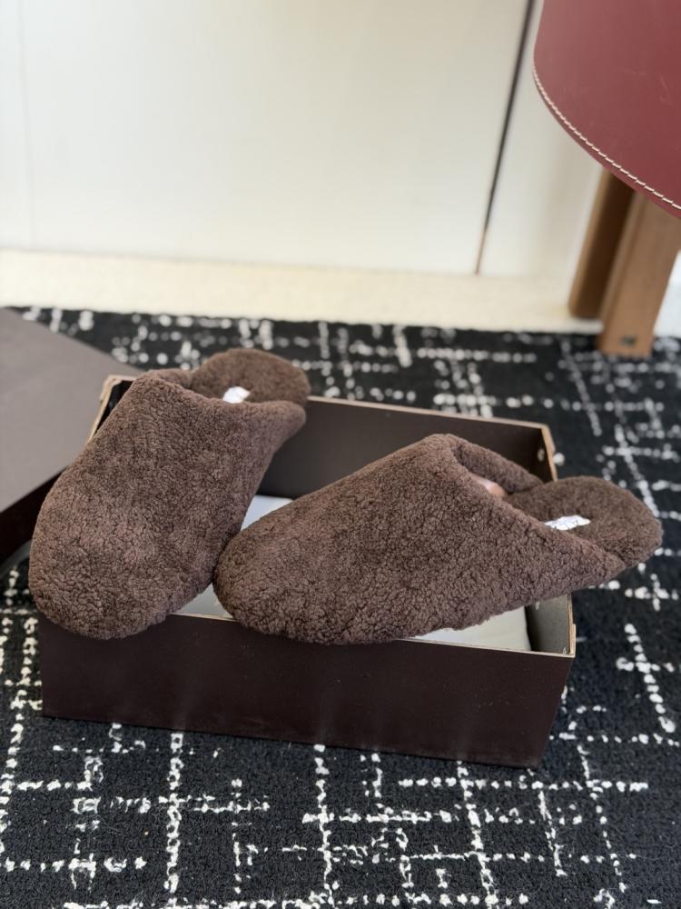 ALAÏA slippers