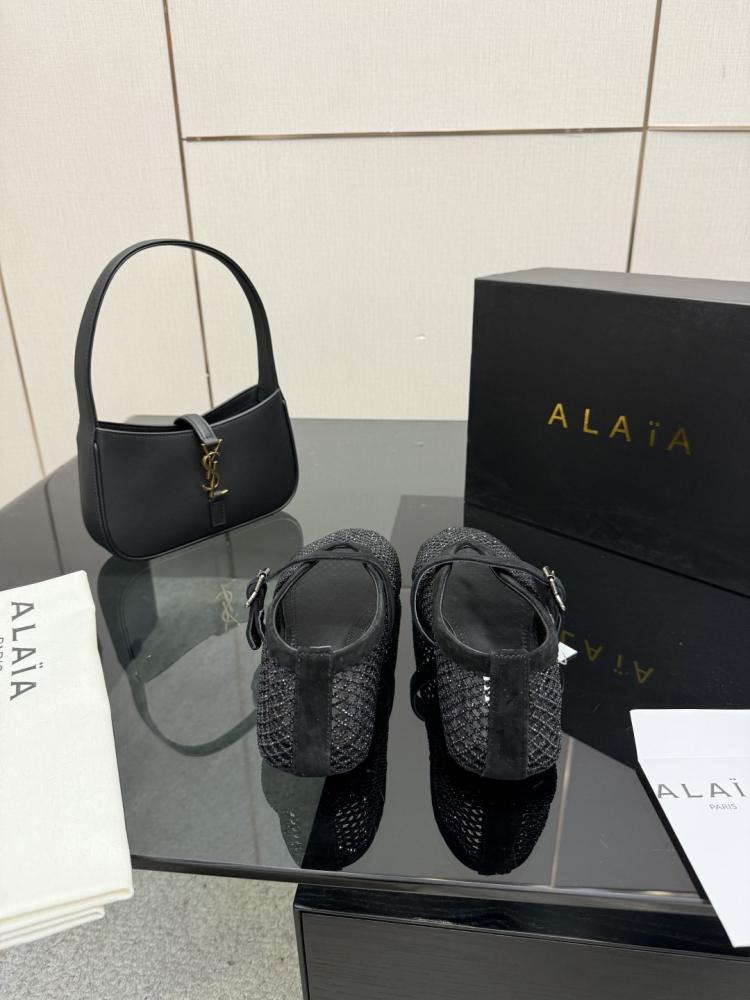 ALAÏA Flat
