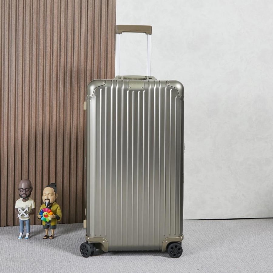 Rimowa trunk plus