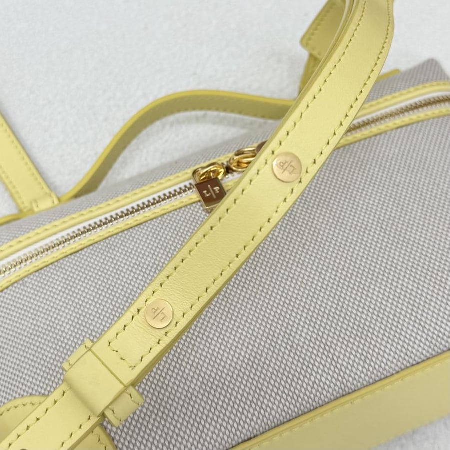 Extra Pocket L19 clutch bag