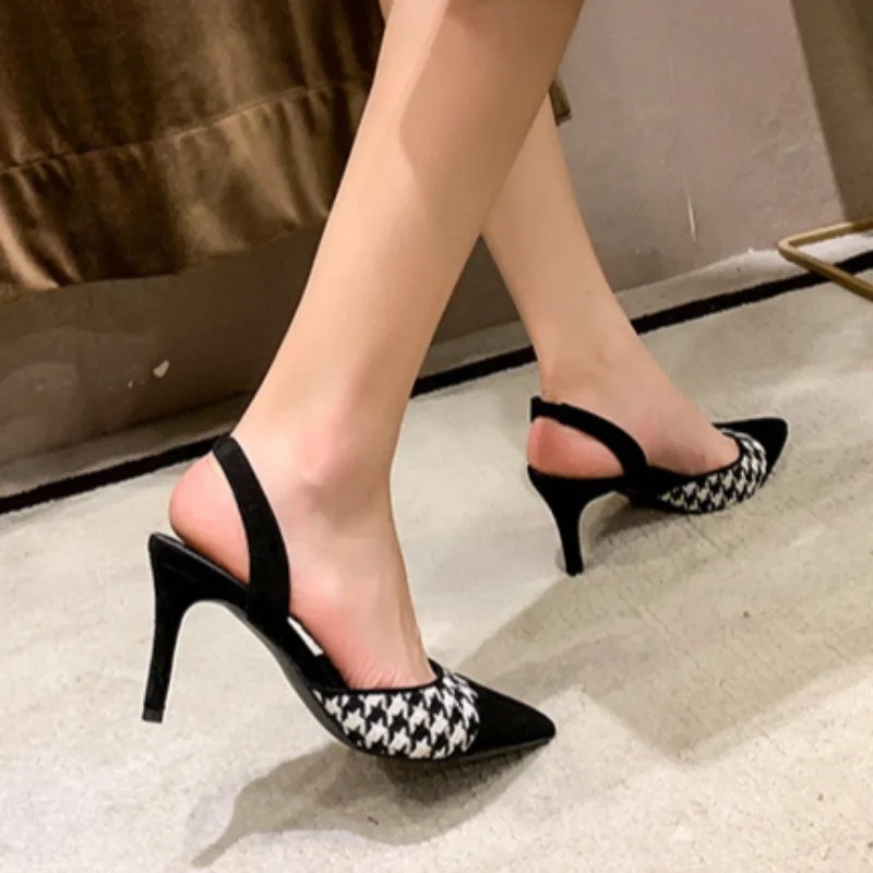 صندل مريح بكعب عالٍ للنساء
