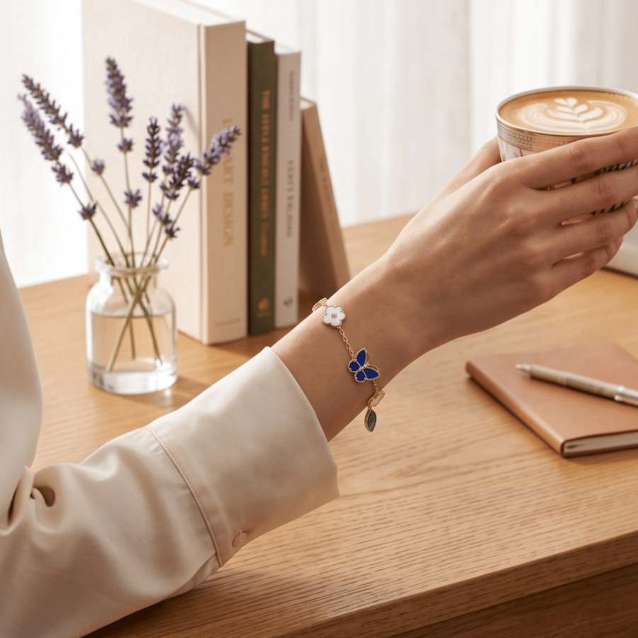 سوارة ذهب فان كليف | Van Cleef عيار 18 سوبر ماستر بحجر صدفي