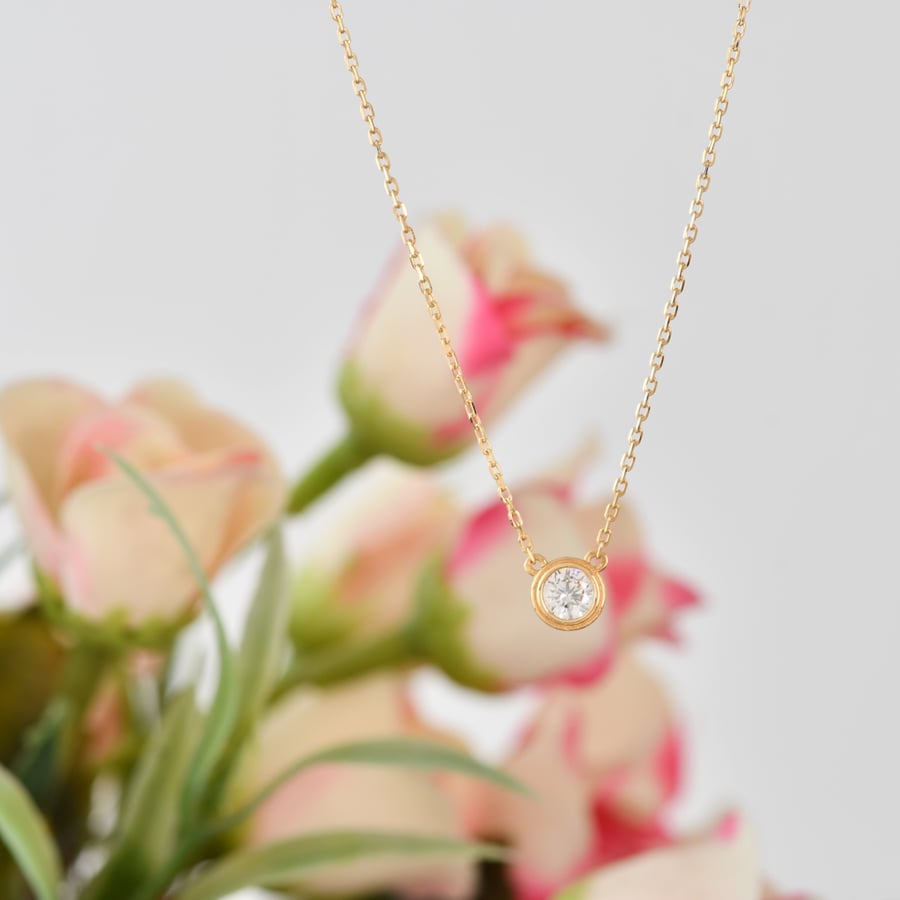 تعليقة ذهب عيار 18 كارتير | CARTIER وسط