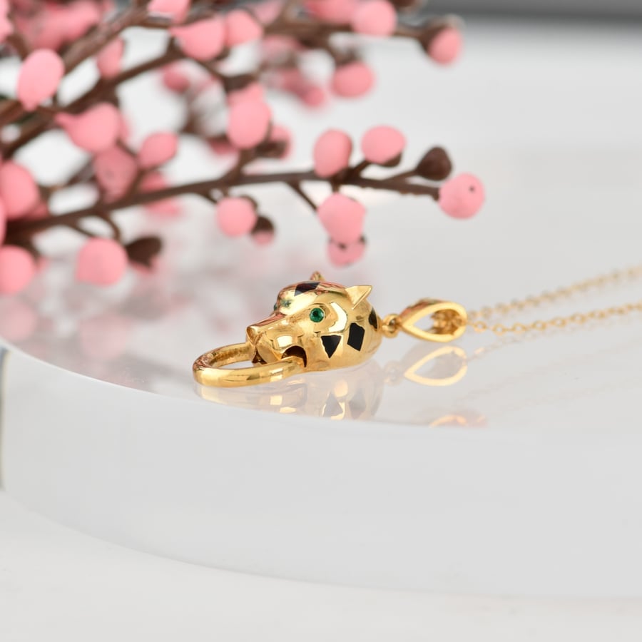 تعليقة ذهب عيار 18 كارتير | CARTIER