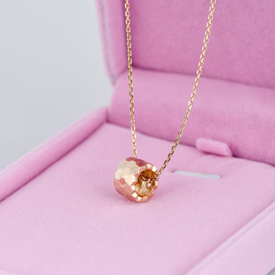 تعليقة ذهب عيار 18 شومية | CHAUMET