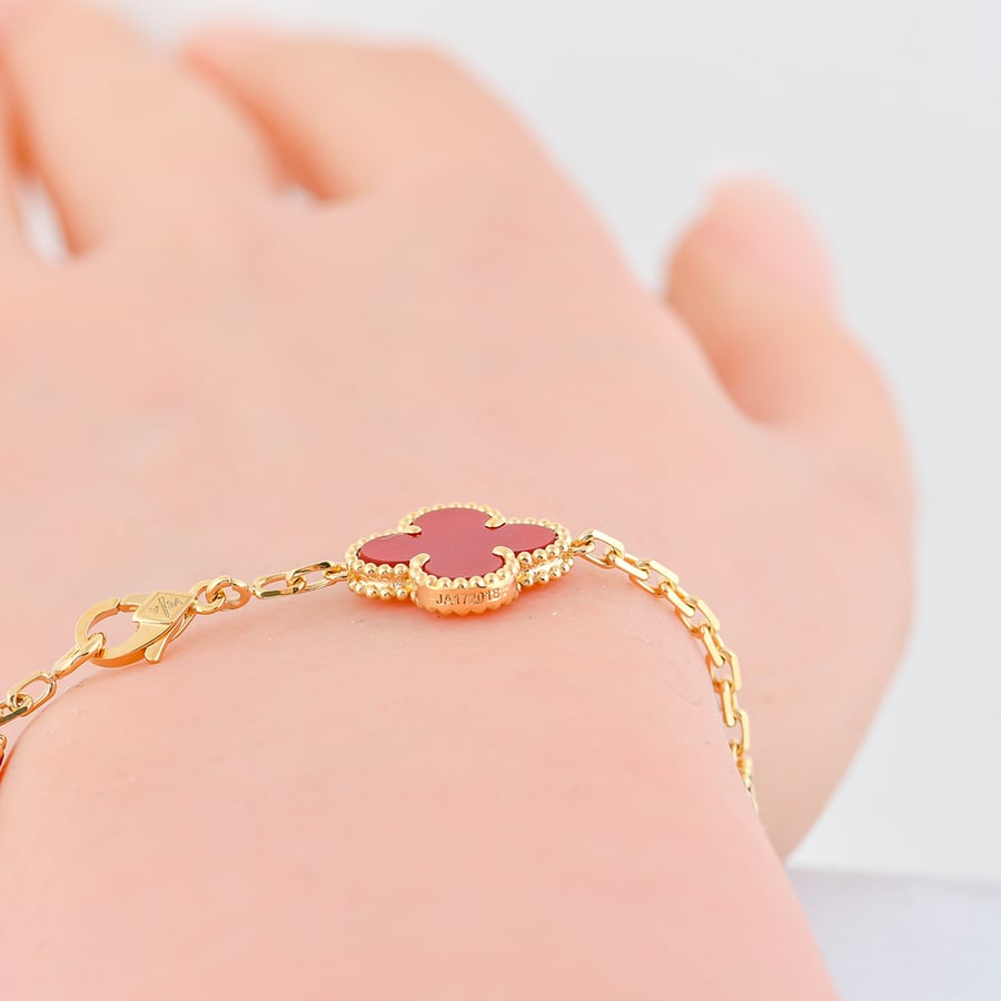 سوارة ذهب فان كليف | Van Cleef عيار 18 سوبر ماستر بحجر احمر