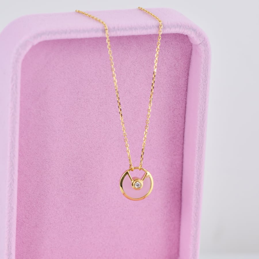 تعليقة ذهب عيار 18 كارتير | CARTIER