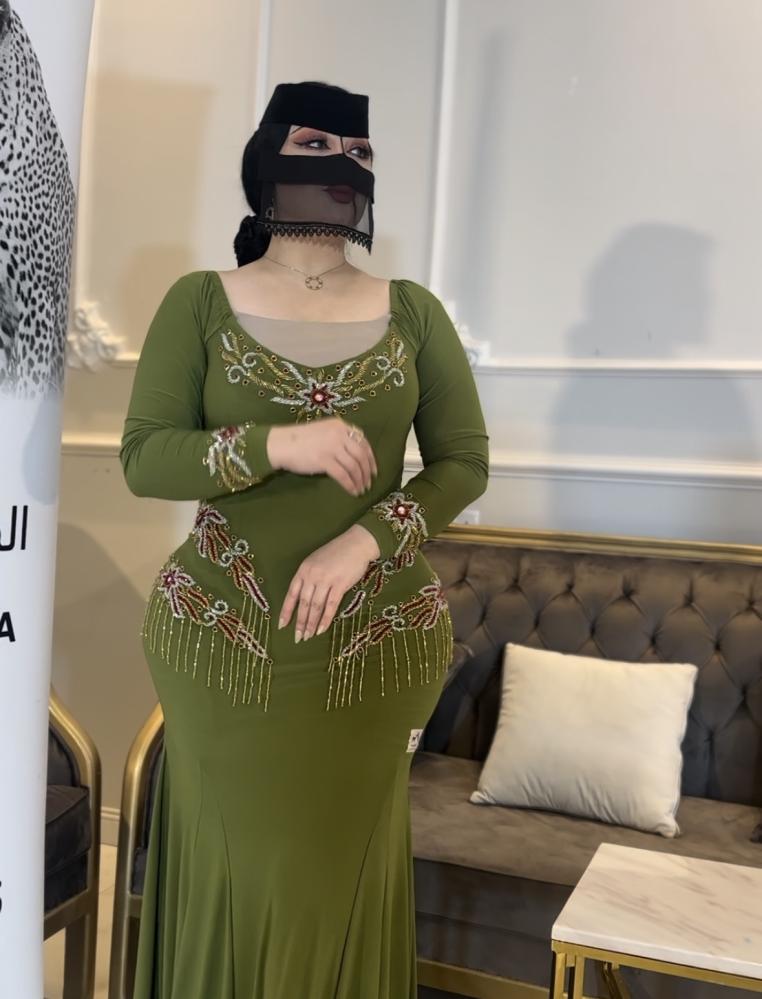 فستان شك تفاحي