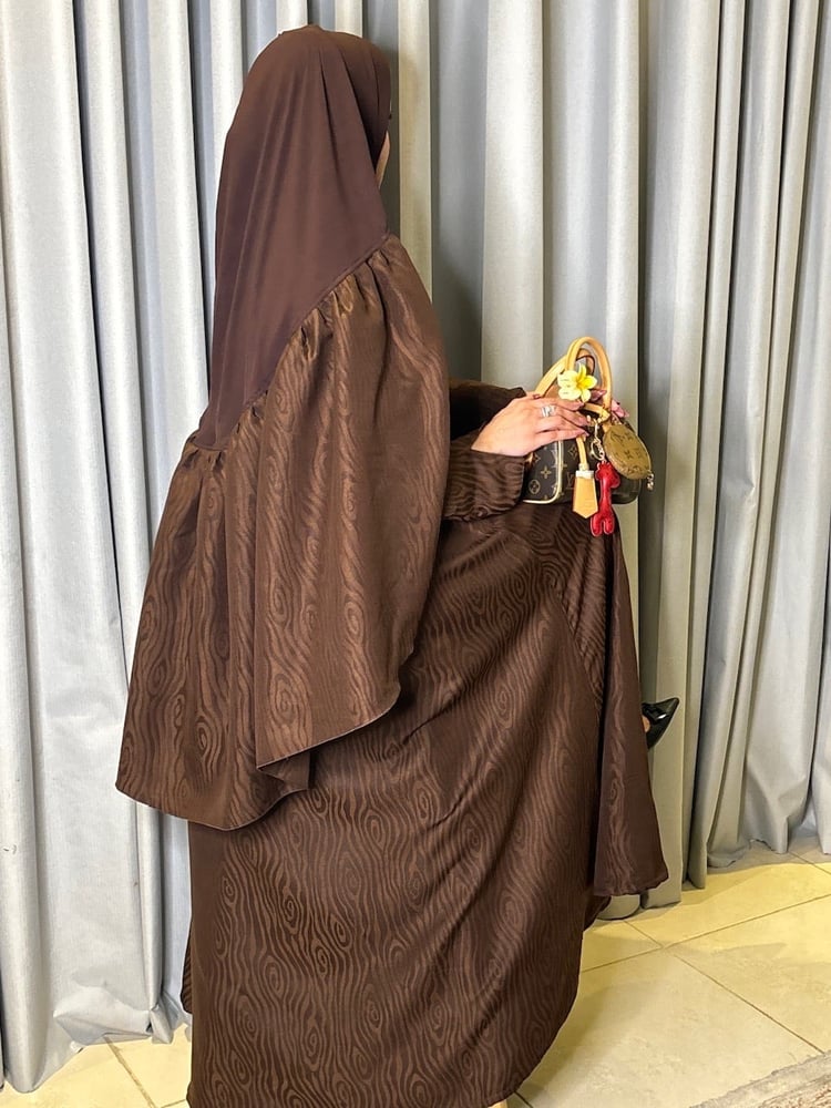عبايه بني