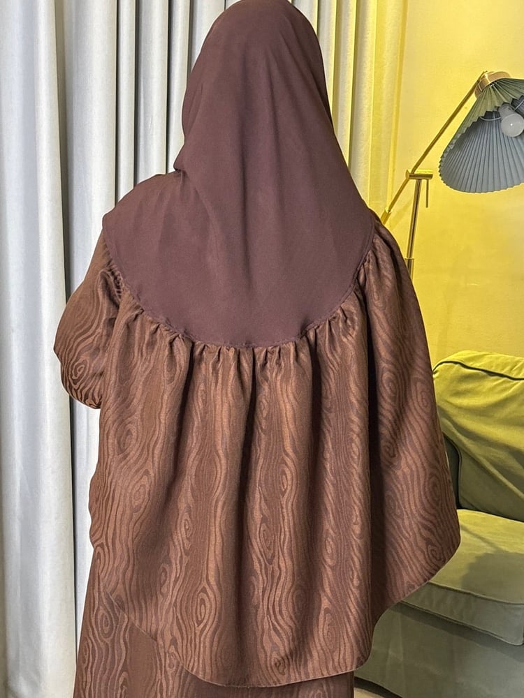 عبايه بني