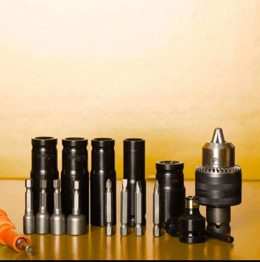 Battery drill for mechanical work 380 Newtons