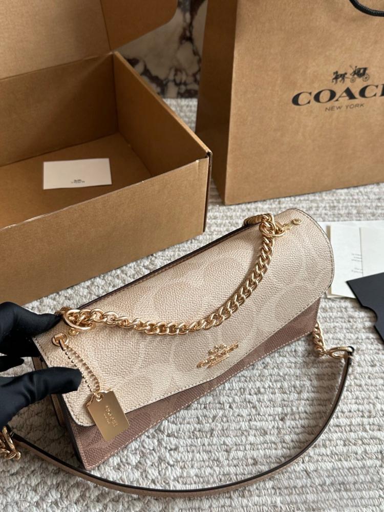 حقيبة coach