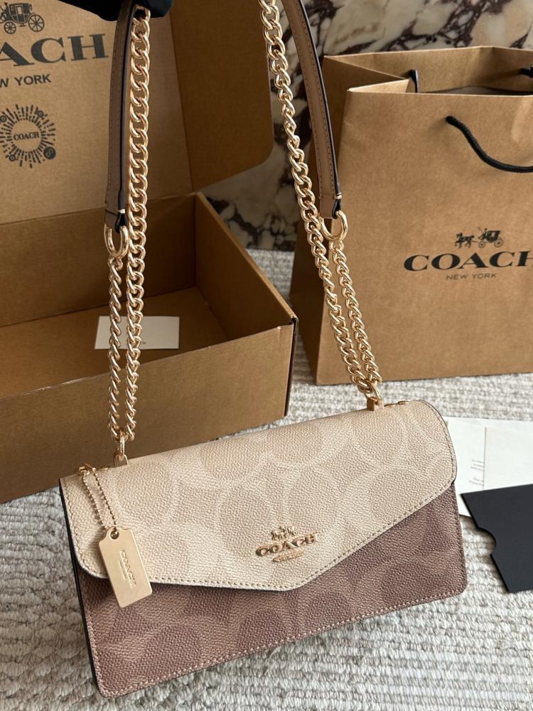 حقيبة coach