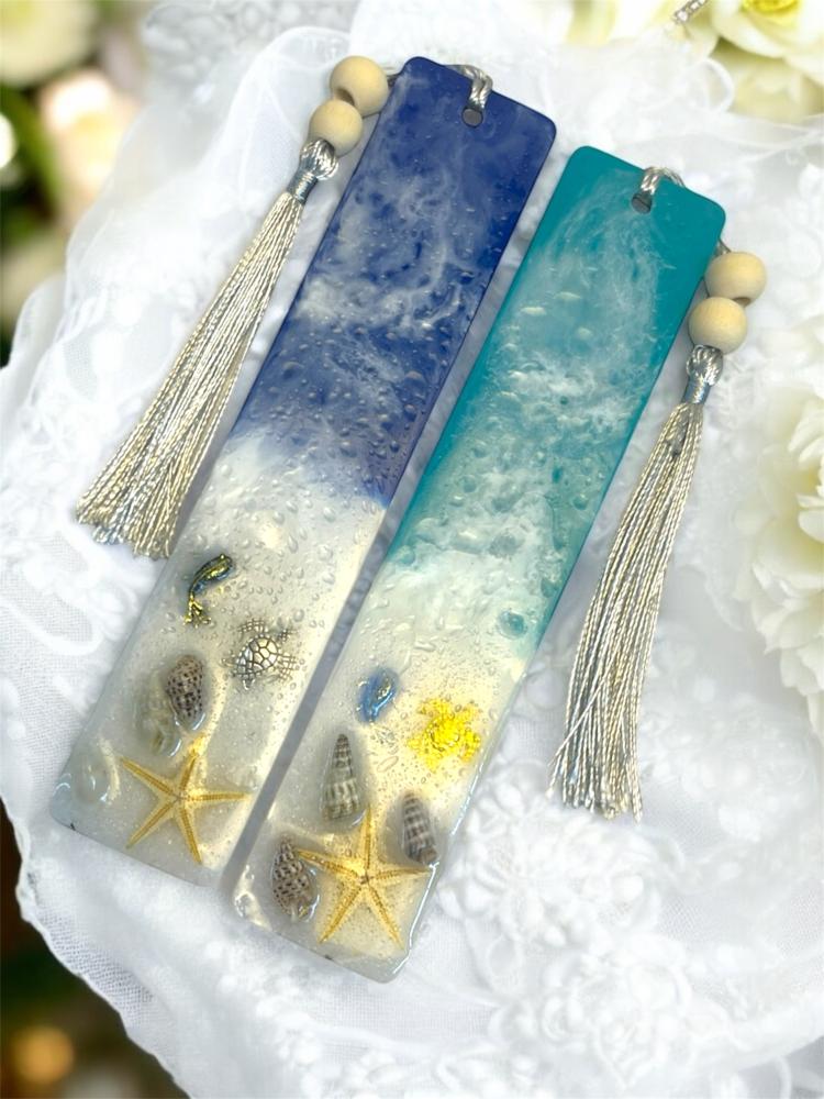 Bookmark with the sea technique