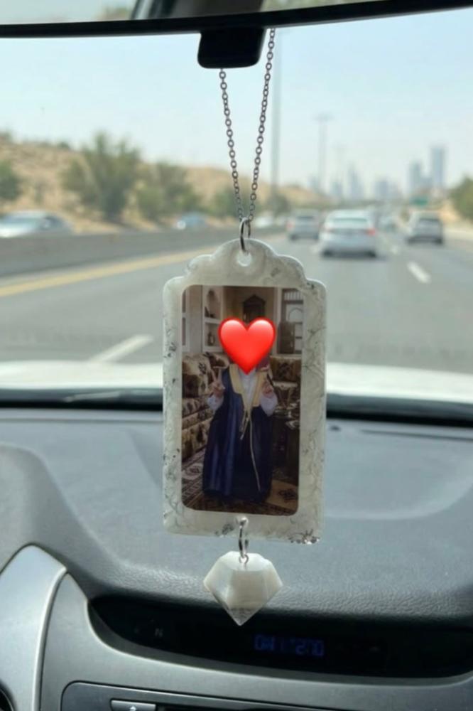حفظ صورتك الشخصه في تعليقه من الريزن