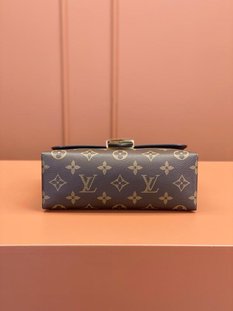 شنطة ال في 20cm