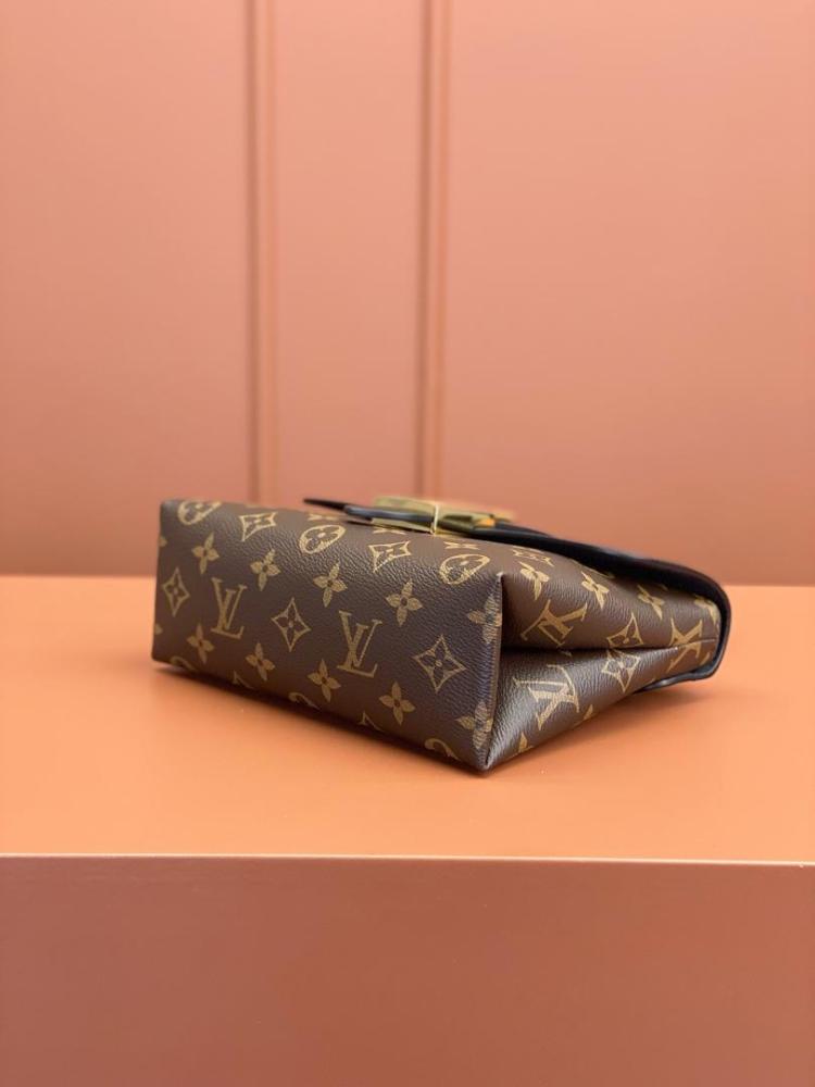 شنطة ال في 20cm