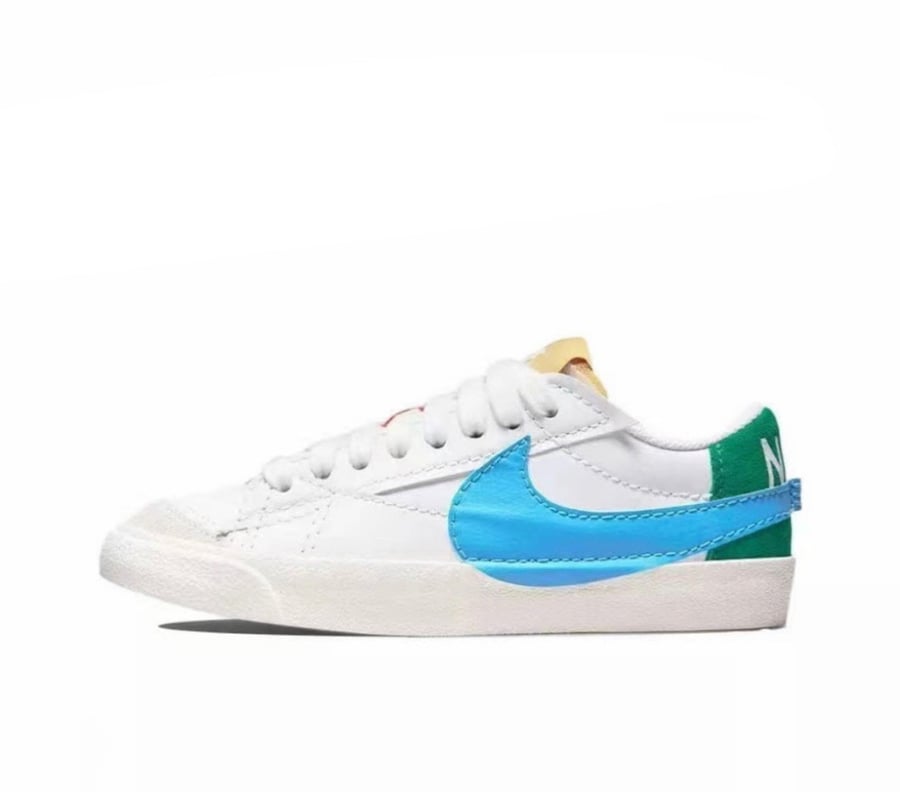NIKE