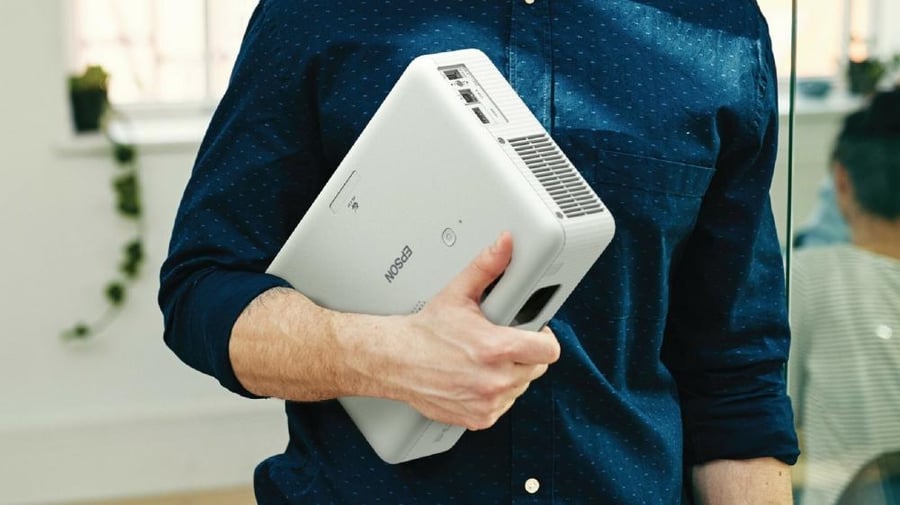 بروجكتر جهاز عرض احترافي من ايبسون شرائح 3LCD، اضائة، 3000 لومن، مكبر صوت 5 واط مدمج  Epson CO-W01