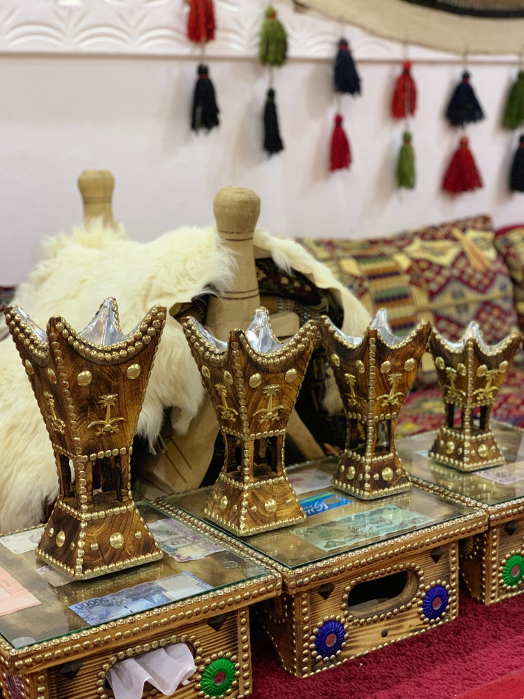 مباخر سيف ونخلة بني محروق فاتح