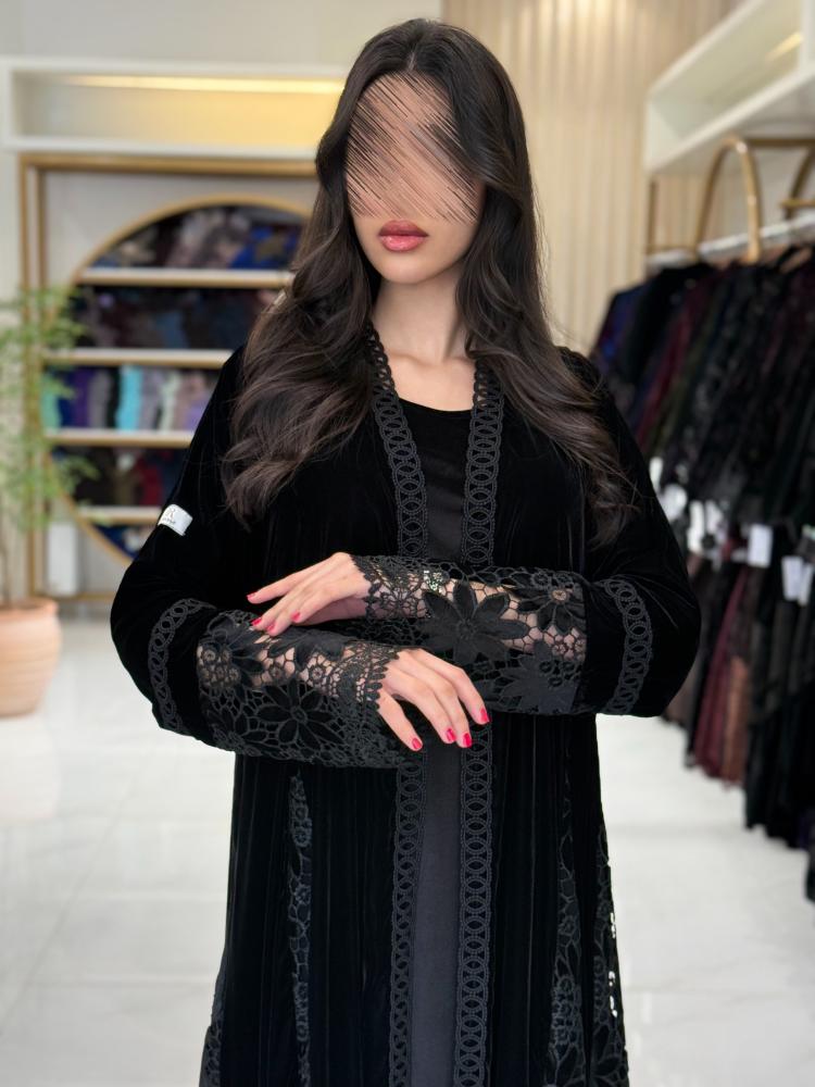 عباية هدايه بقماش مخمل كوري تدخيلات دانتل ملكي